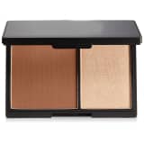 Dupla maquiagem para highlight e contorno. Caixa pequena com espelho,