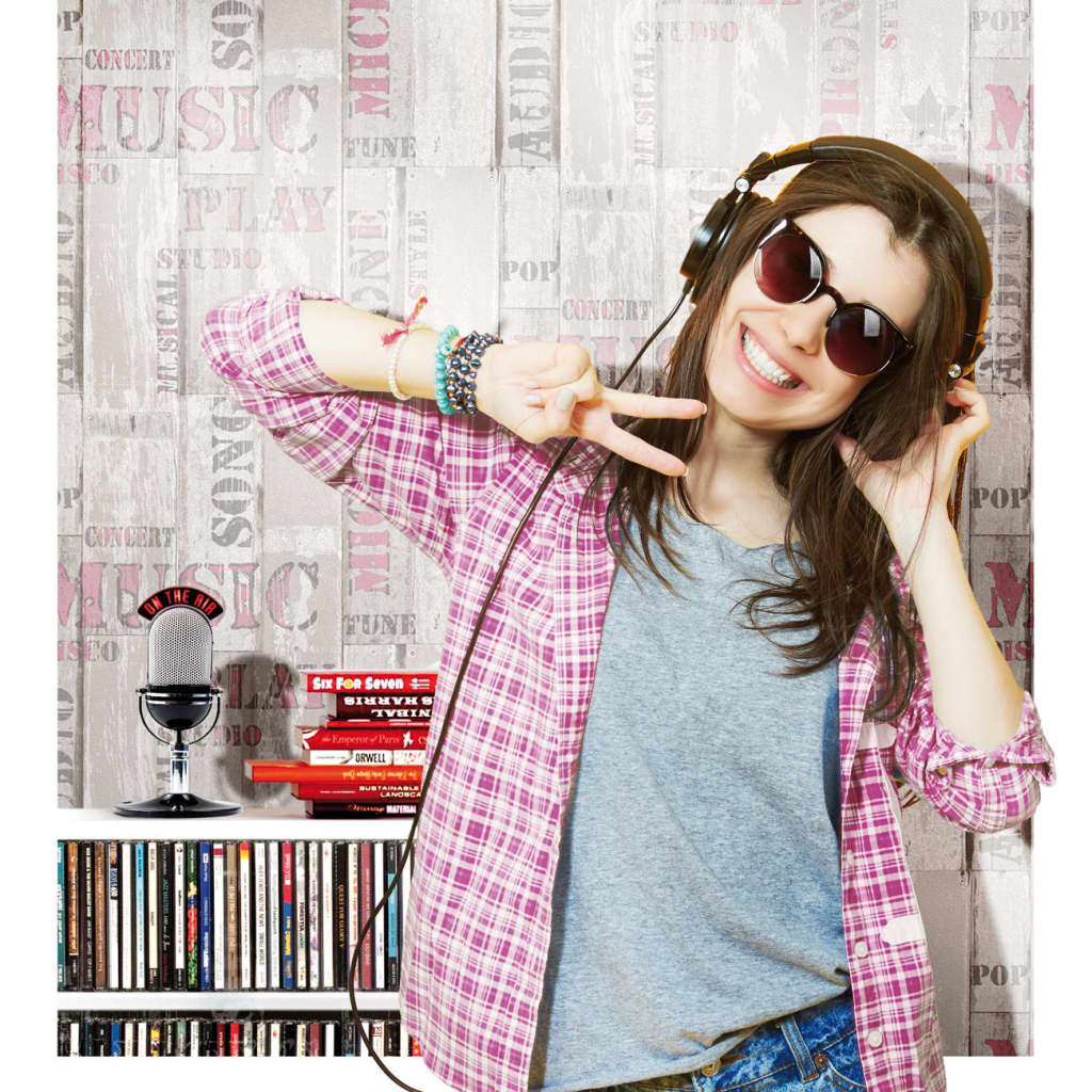 

Urban Friends & Coffee Behang houten planken en woorden beige en roze
