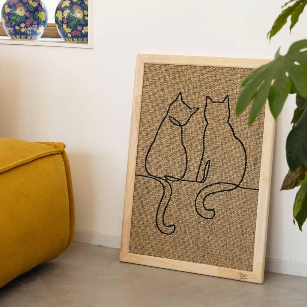 

Designed by Lotte Kattenkrabplank Poezels 70x50x2 cm hout