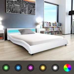 Postel s matrací z paměťové pěny LED bílá umělá kůže 140x200 cm