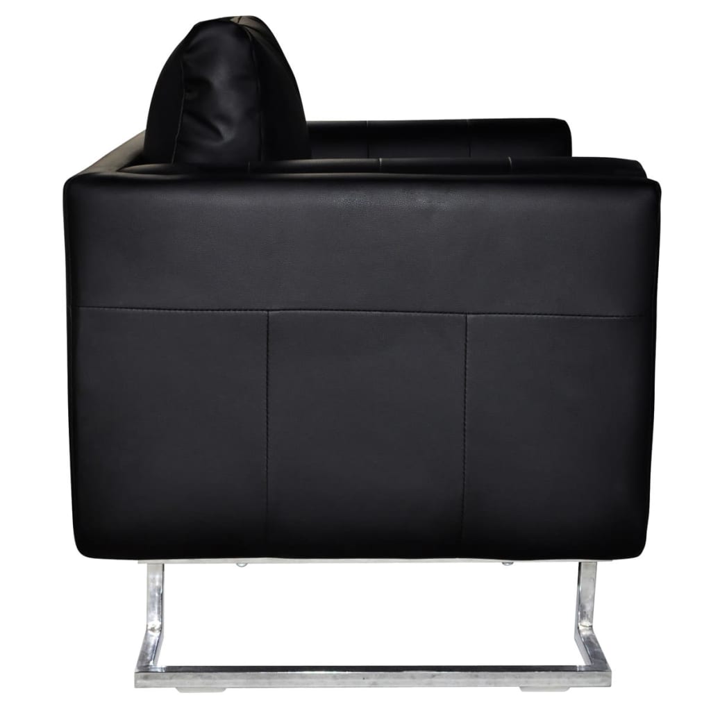 Fekete kocka alakú krómlábas műbőr fotel 