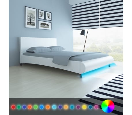 vidaXL Sengeramme med LED hvit kunstskinn 135x190 cm