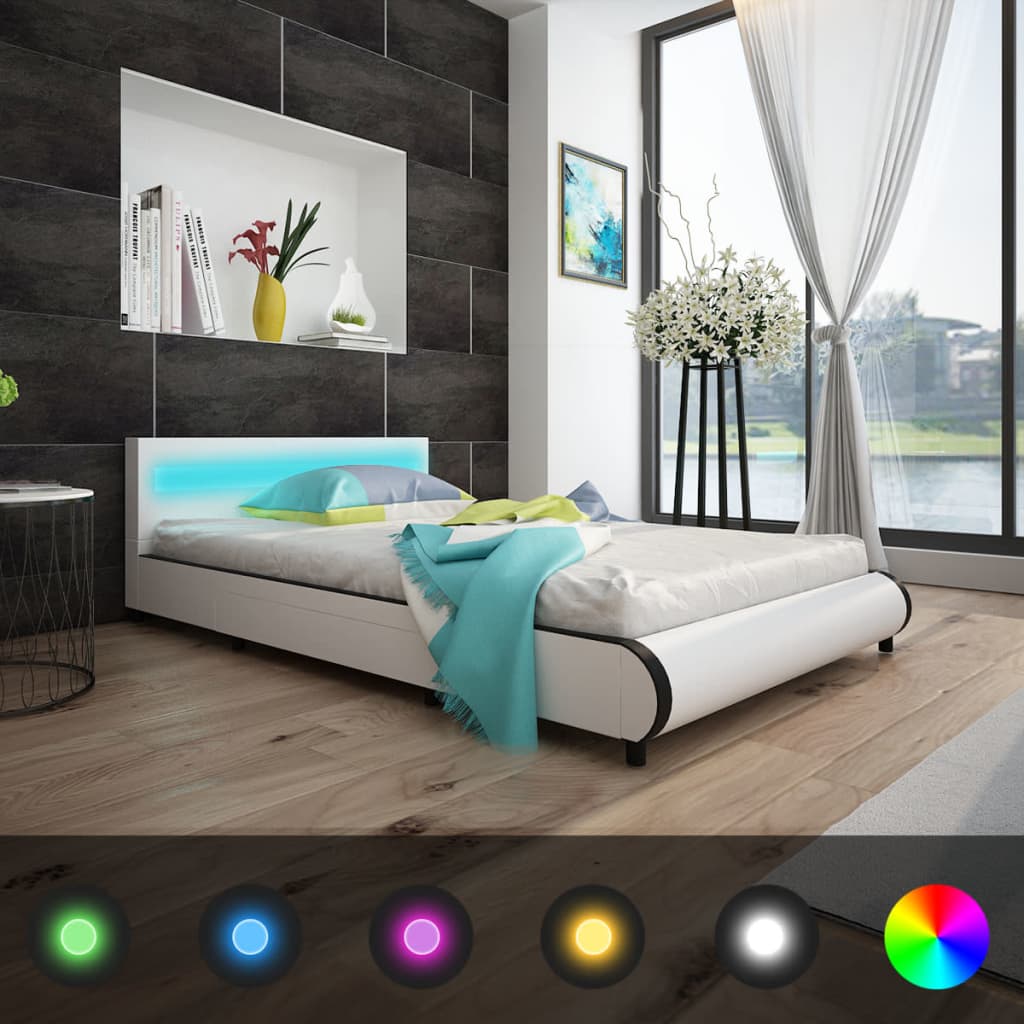 

vidaXL Bed met matras LED kunstleer wit 140x200 cm
