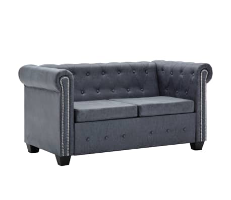 Our 2-seater chesterfield sofa combines comfort and sophistication with its classic design and will be a great addition to any interior.