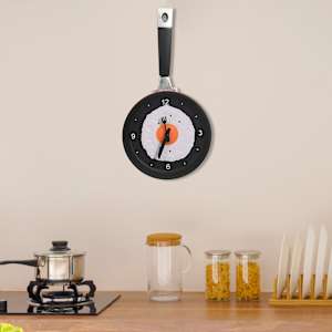 Stenska ura z motivom ponve z ocvrtim jajcem 18,8 cm