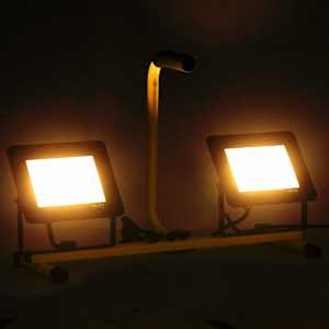 LED reflektor s rukojetí 2 x 50 W teplé bílé světlo - obrázek 3