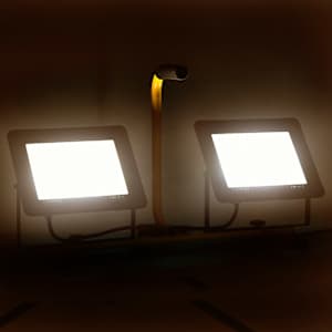 vidaXL Προβολέας LED με Λαβή Θερμό Λευκό 2 x 100 W