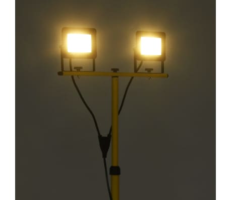 vidaXL LED prožektorius su trikoju, šiltos baltos spalvos, 2x50W