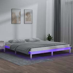 Rám postele s LED světlem bílý 140 x 200 cm masivní dřevo