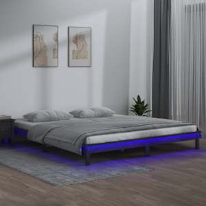 Rám postele s LED světlem šedý 200 x 200 cm masivní dřevo - obrázek 1
