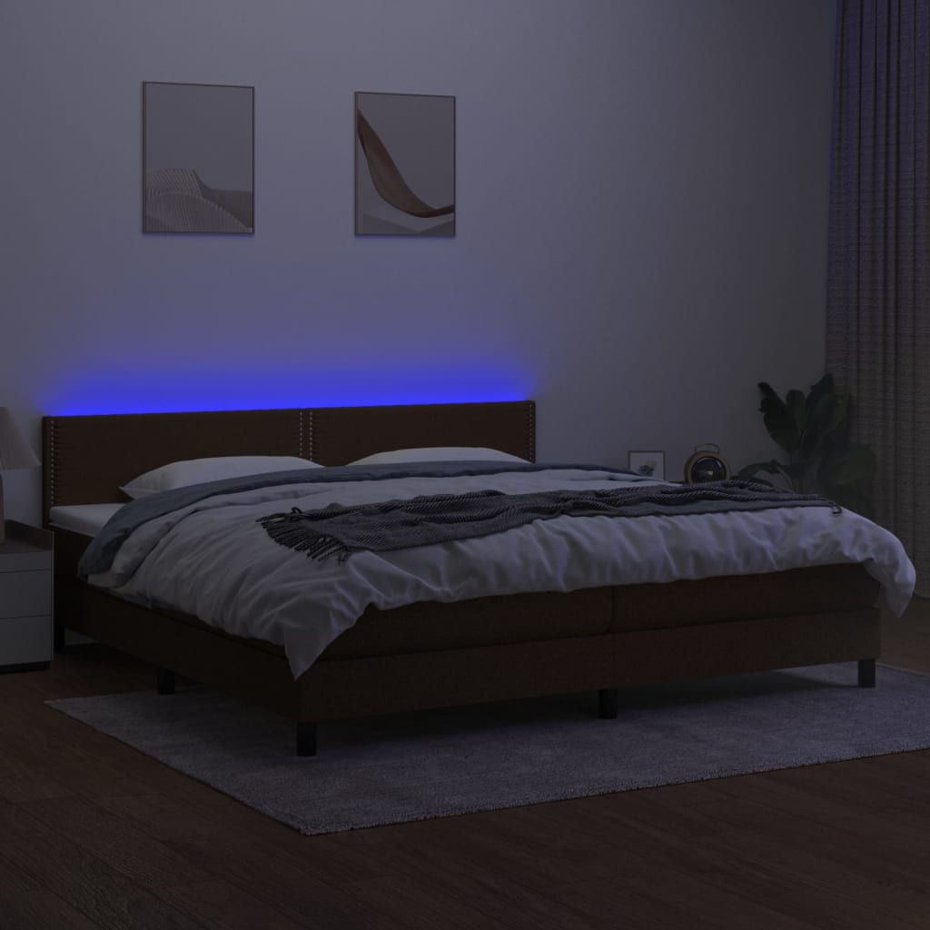 Box spring postelja z vzmetnico LED temno rjava 200x200cm blago