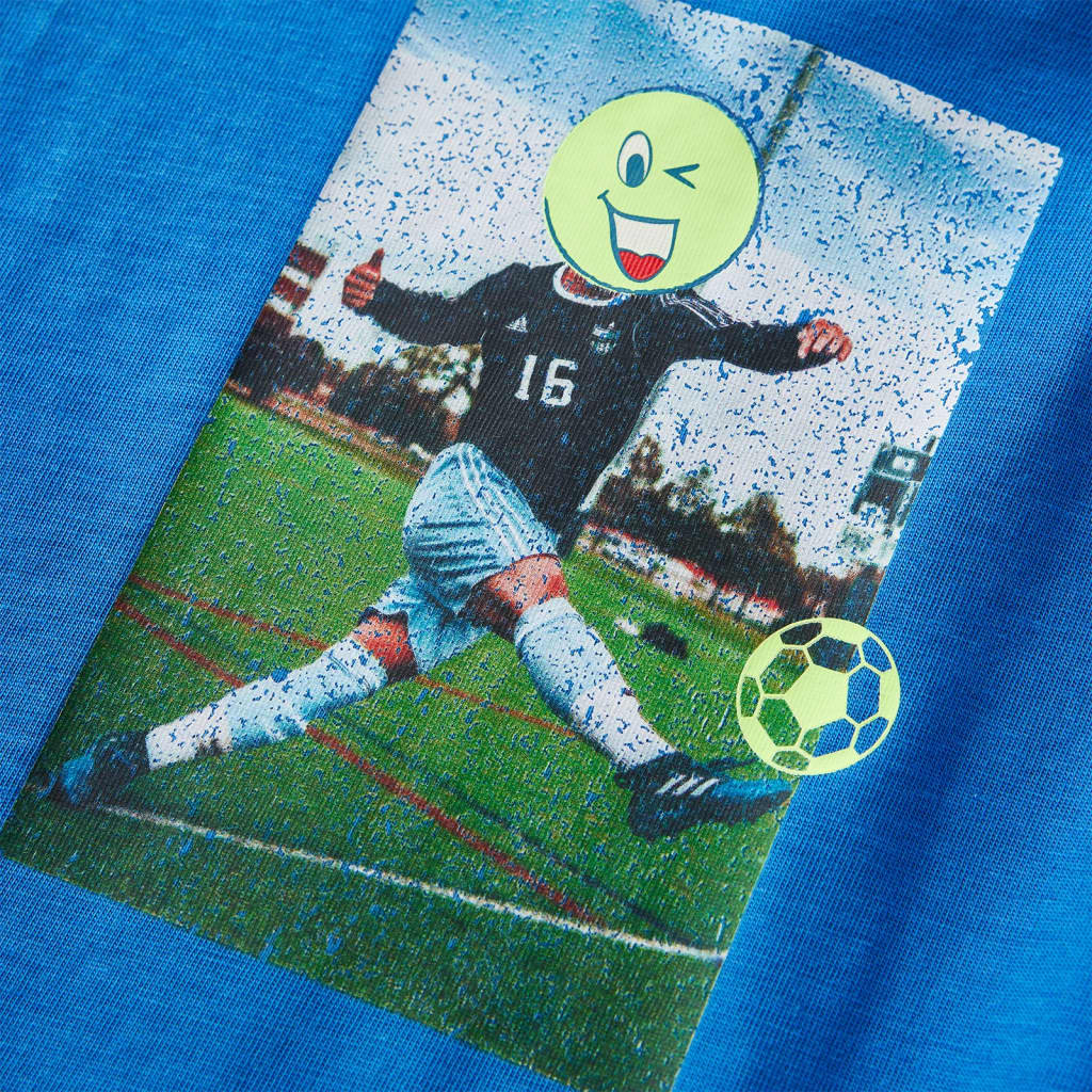 Koszulka dziecięca z długimi rękawami, nadruk piłkarza, kobaltowa, 104