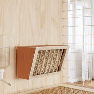 Krmilnik za seno za zajce 37x18,5x23 cm iz trdnega lesa jelke