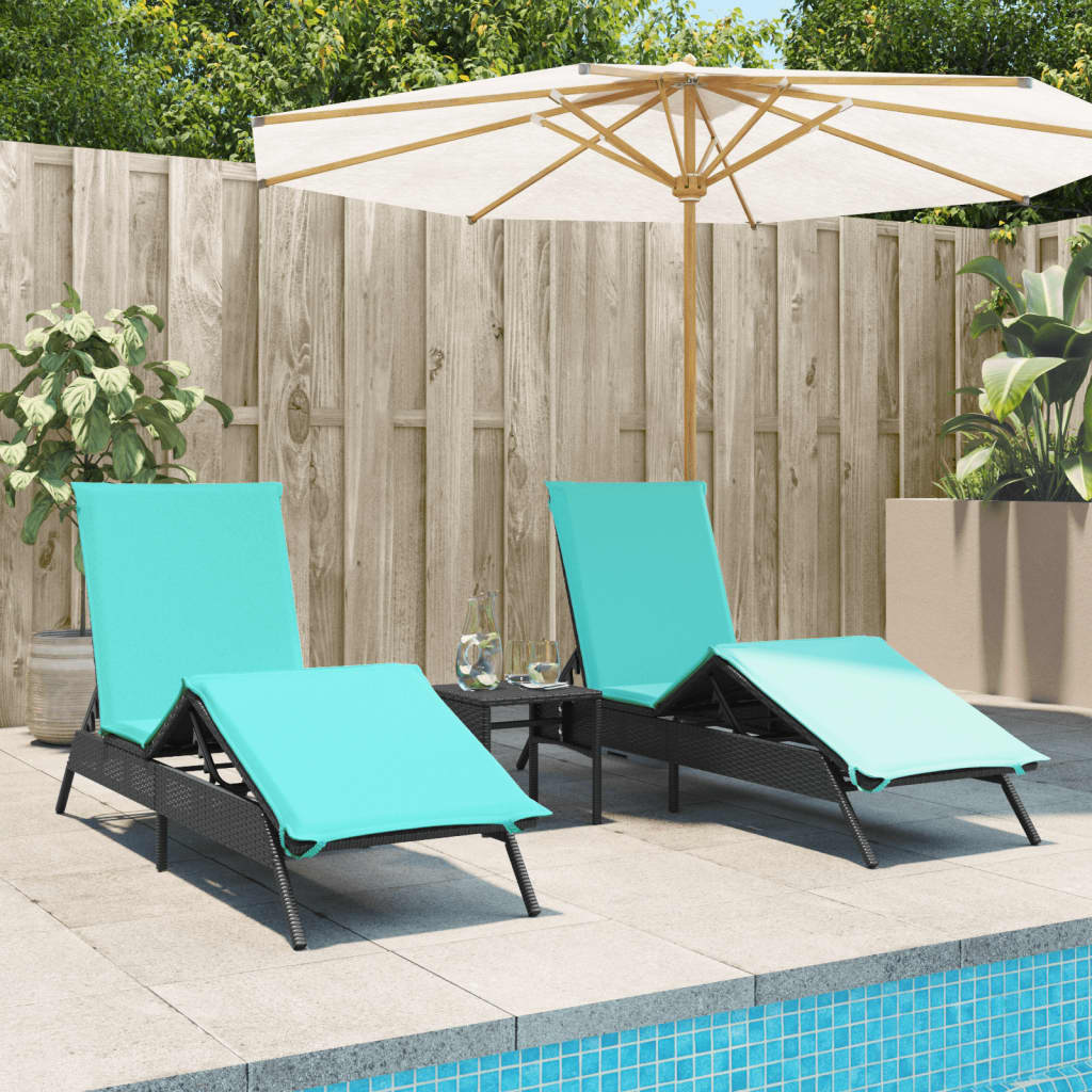 Sonnenliegen 2 Stk. mit Tisch Schwarz Poly Rattan