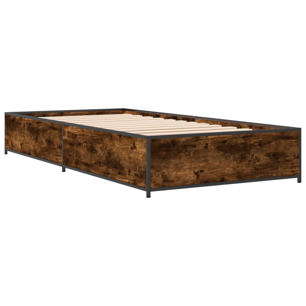 vidaXL Bedframe bewerkt hout en metaal gerookt eikenkleurig 75x190 cm afbeelding