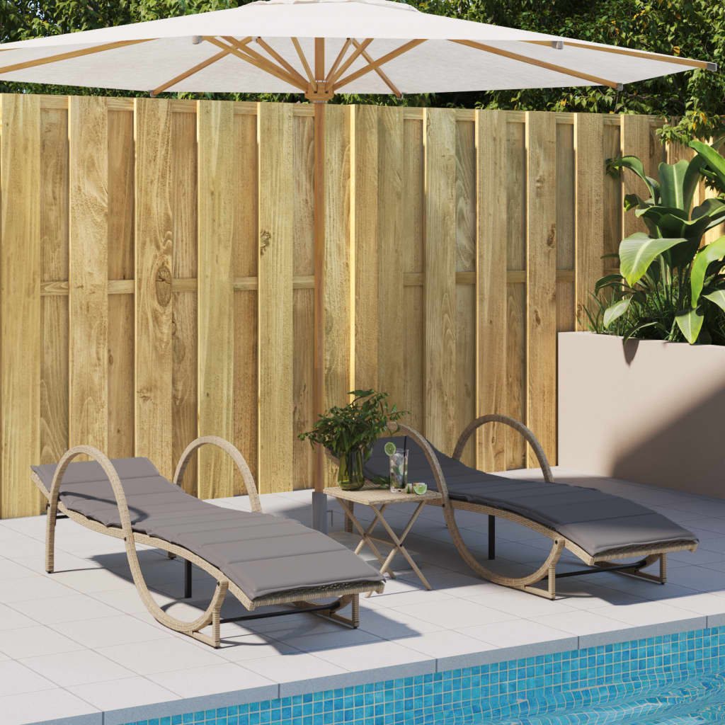 vidaXL Sonnenliegen 2 Stk. mit Auflagen Beige Poly Rattan