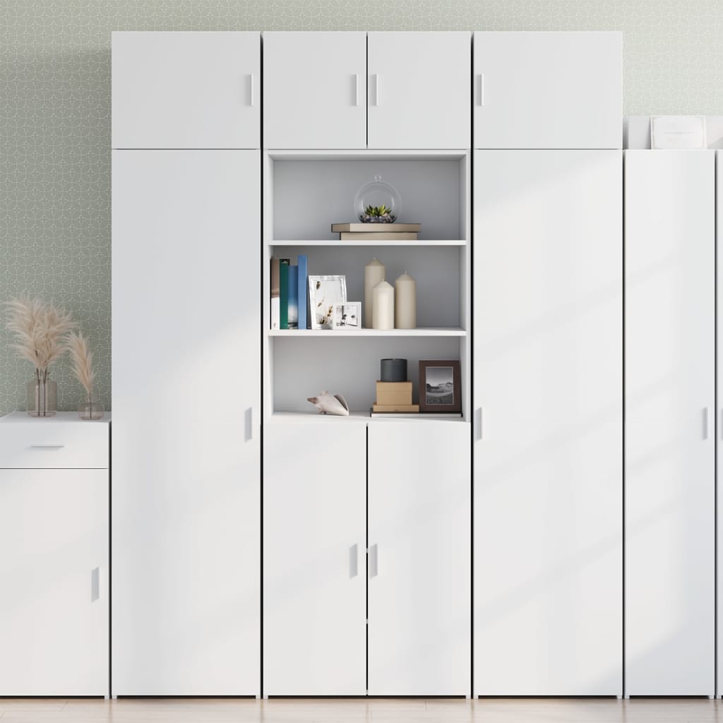 Opbevaringsskab 70 × 42,5 × 225 cm i hvidt konstrueret træ - højt skab med 7 rum