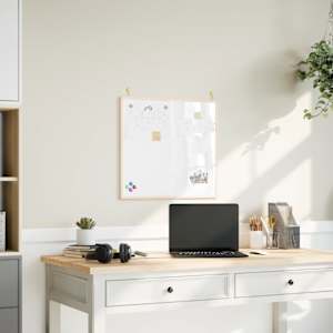 Magnetna bela tabla z okvirjem iz masivnega borovega lesa 60 x 55 cm