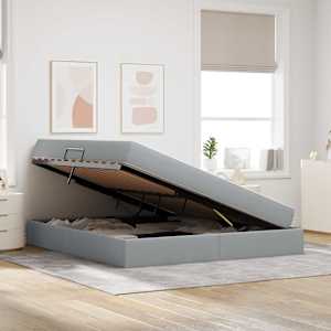 Postelja z dodatnim prostorom za shranjevanje in vzmetnico