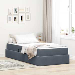 Postelja z dodatnim prostorom za shranjevanje in vzmetnico