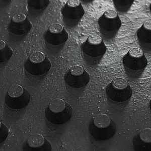 Rýhovaná odvodňovací deska Černá 0,5 x 20 m HDPE - obrázek 7