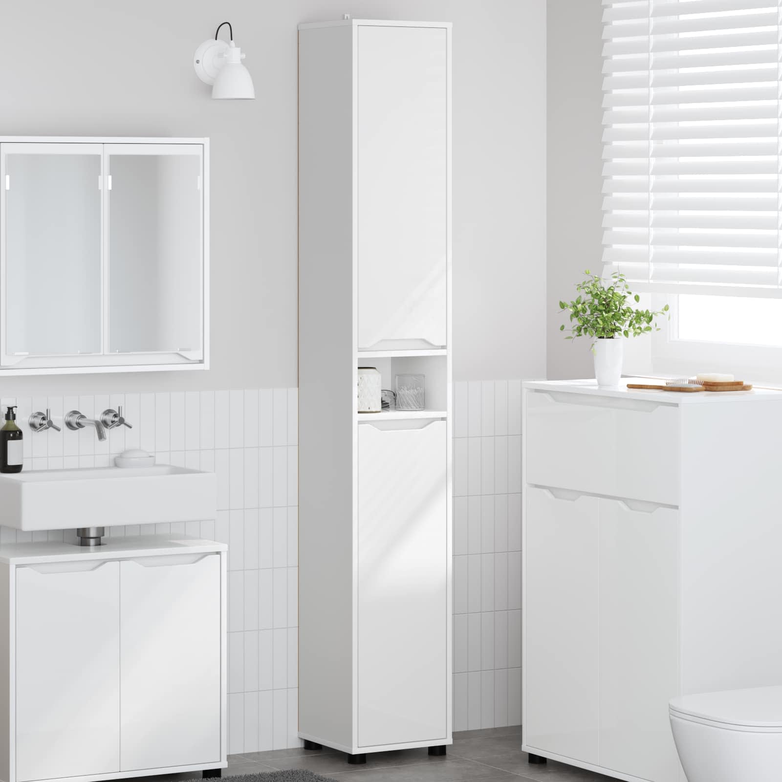 vidaXL Badrumsskåp med hylla Vit 30,5 x 30 x 195 cm Konstruerat trä