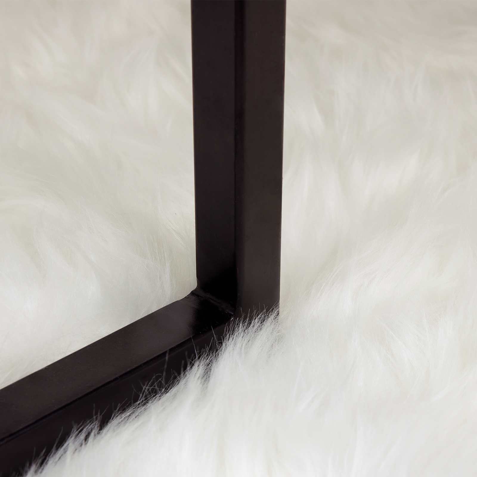 Faux Lambanaha Vaip Tafalla Valge 160 x 160 cm Polüester 5 Kõik vajalik sinu aeda ja koju! Faux Lambanaha Vaip Tafalla Valge 160 x 160 cm Polüester - Image 5