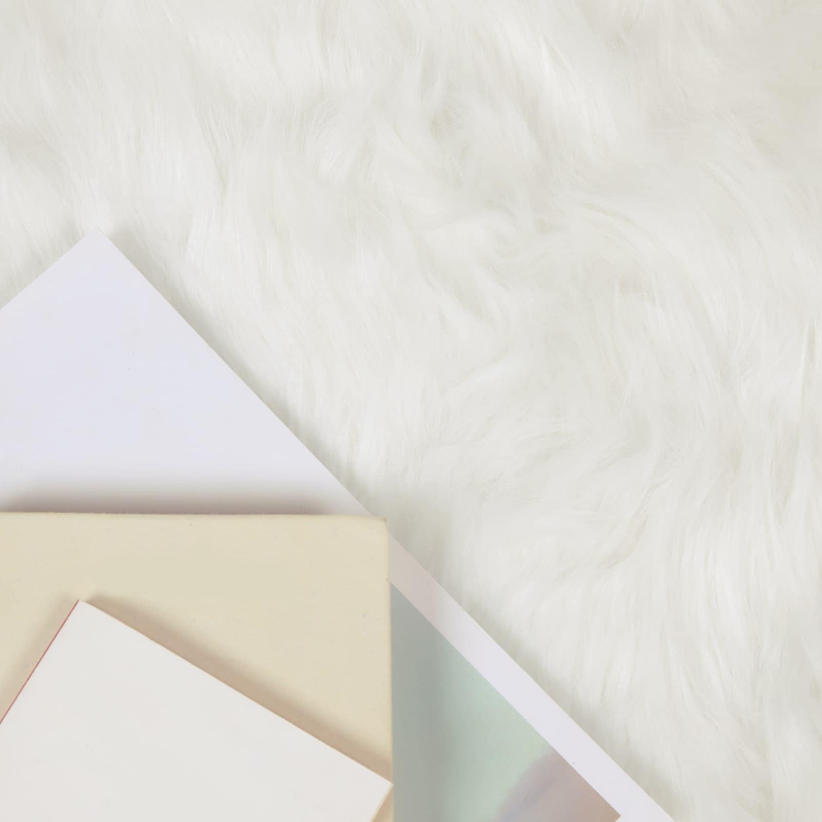 Faux Lambanaha Vaip Tafalla Valge 200 x 200 cm Polüester 3 Kõik vajalik sinu aeda ja koju! Faux Lambanaha Vaip Tafalla Valge 200 x 200 cm Polüester - Image 3