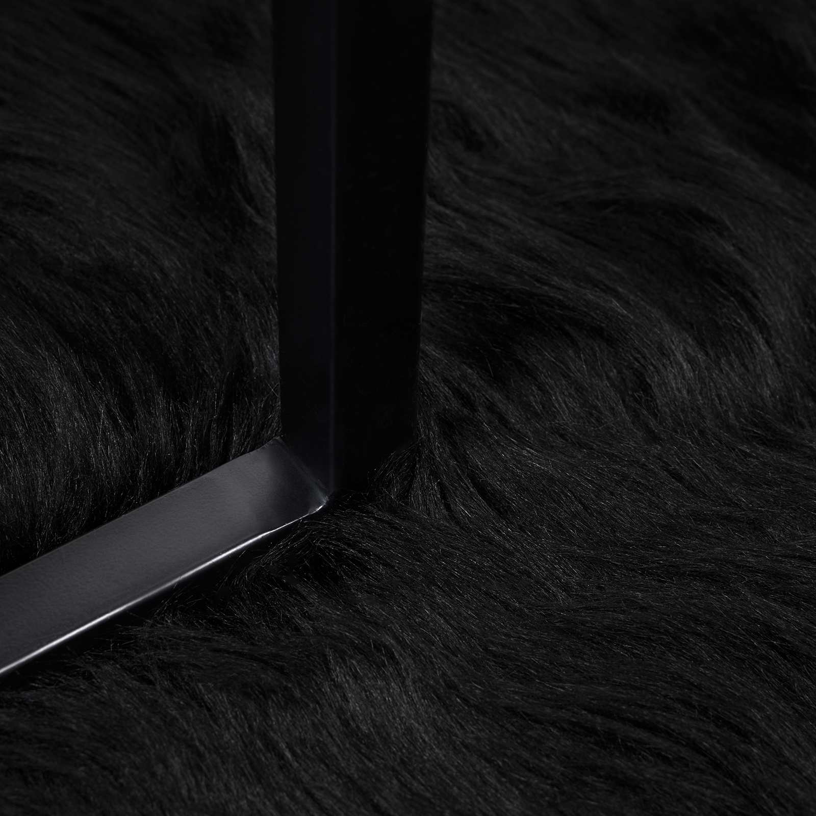 Faux Lambanaha Vaip Tafalla Must 80 x 250 cm Polüester 5 Kõik vajalik sinu aeda ja koju! Faux Lambanaha Vaip Tafalla Must 80 x 250 cm Polüester - Image 5