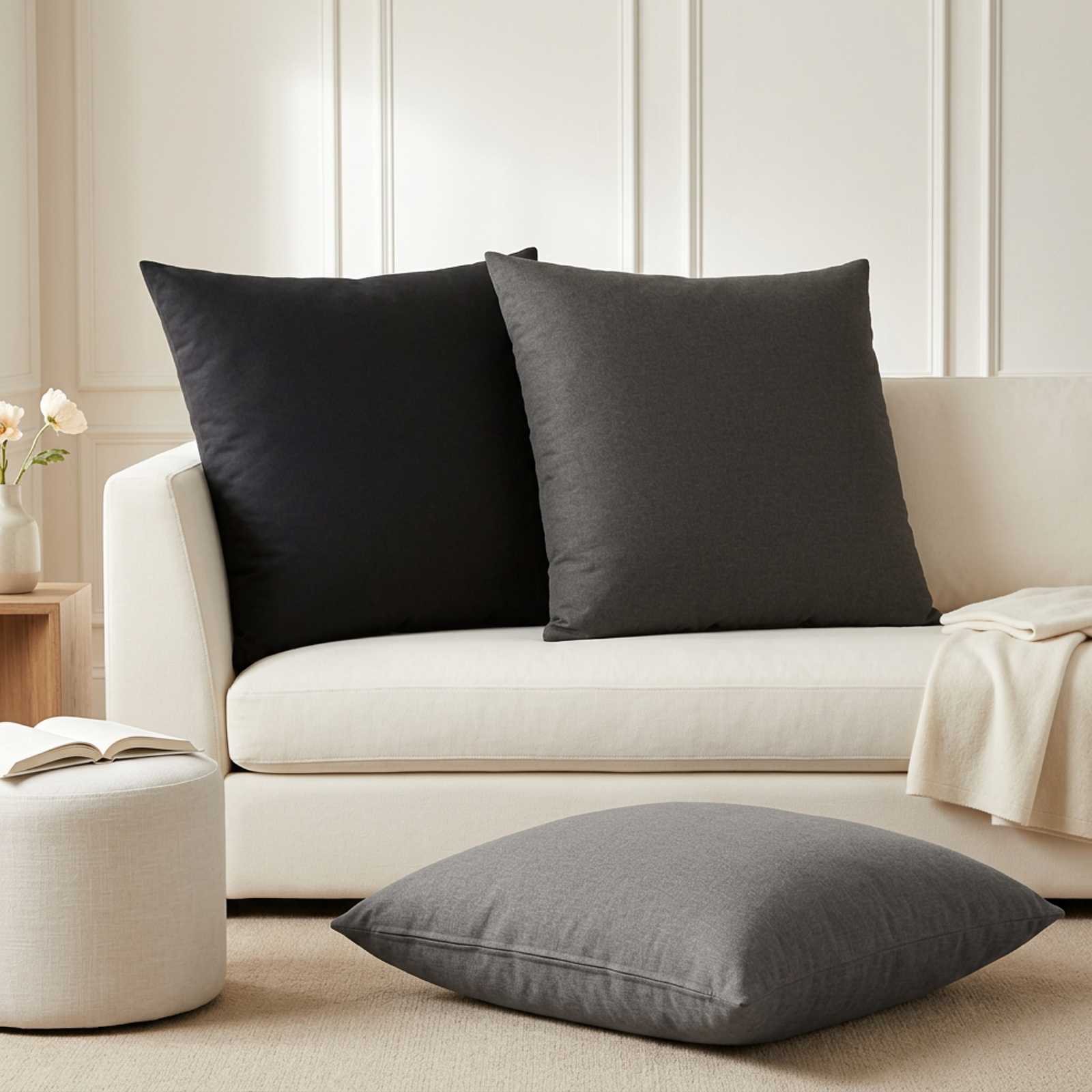 Pyntepuder med fyld HEERLEN 2 stk. 70 x 70 cm sort stof